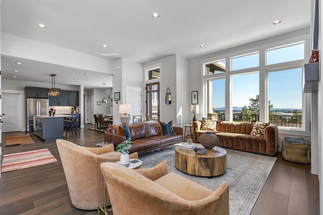 3352 NW Fairway Heights Drive, Bend, OR 97703