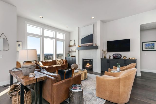 3352 NW Fairway Heights Drive, Bend, OR 97703