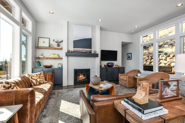 3352 NW Fairway Heights Drive, Bend, OR 97703