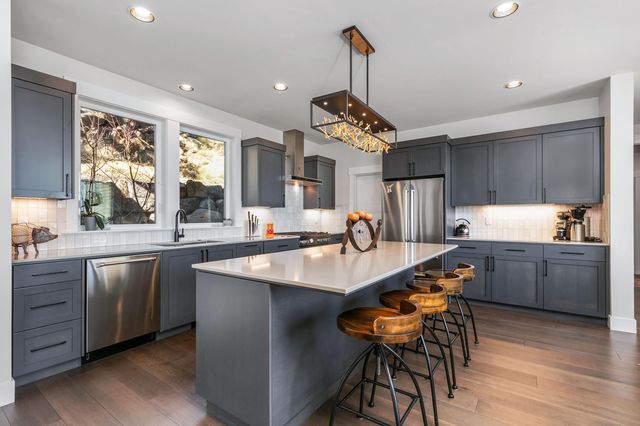 3352 NW Fairway Heights Drive, Bend, OR 97703