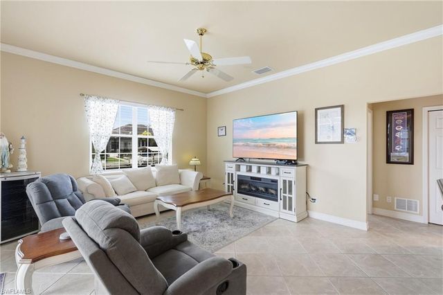1621 Almeria CT, Marco Island, FL 34145