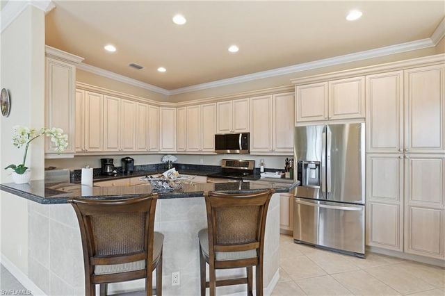 1621 Almeria CT, Marco Island, FL 34145