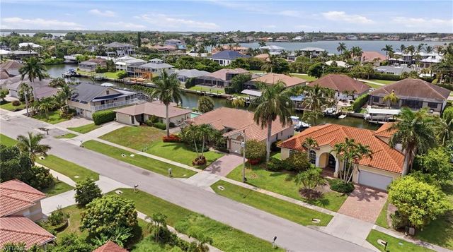 1621 Almeria CT, Marco Island, FL 34145