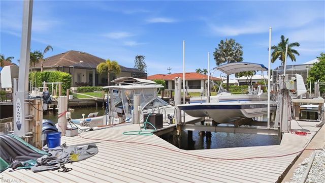 1621 Almeria CT, Marco Island, FL 34145