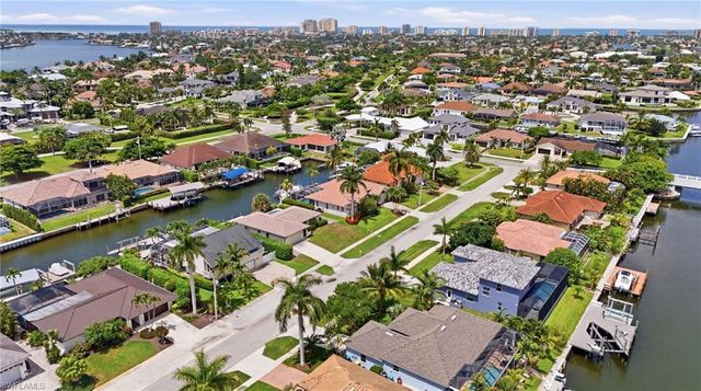 1621 Almeria CT, Marco Island, FL 34145
