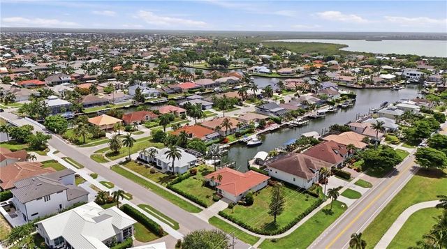 1621 Almeria CT, Marco Island, FL 34145
