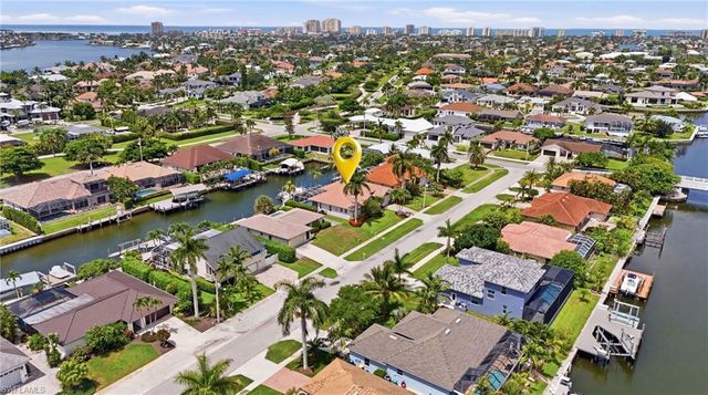 1621 Almeria CT, Marco Island, FL 34145