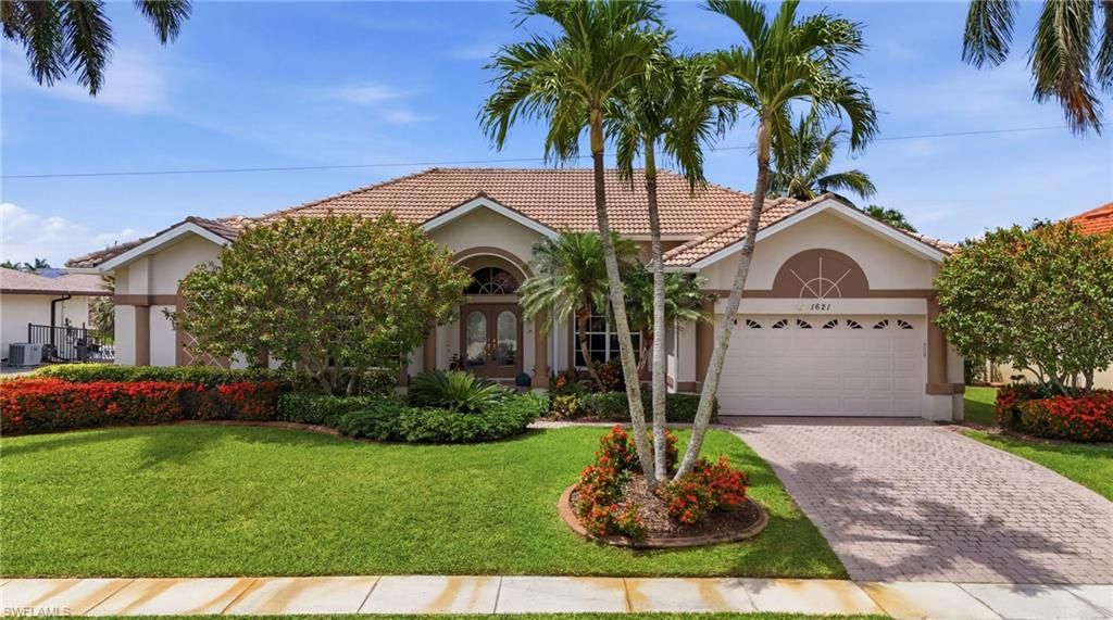1621 Almeria CT, Marco Island, FL 34145