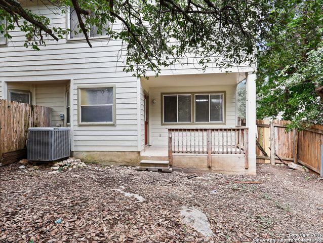 825 Sagewood, San Marcos, TX 78666