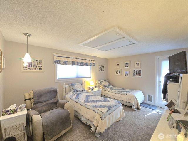 296 Taylor Blvd, Sequim, WA 98382