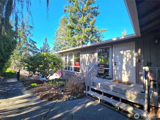 296 Taylor Blvd, Sequim, WA 98382