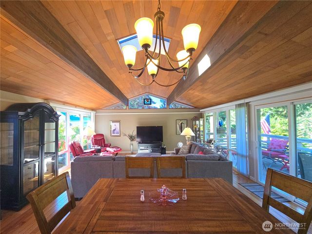 296 Taylor Blvd, Sequim, WA 98382