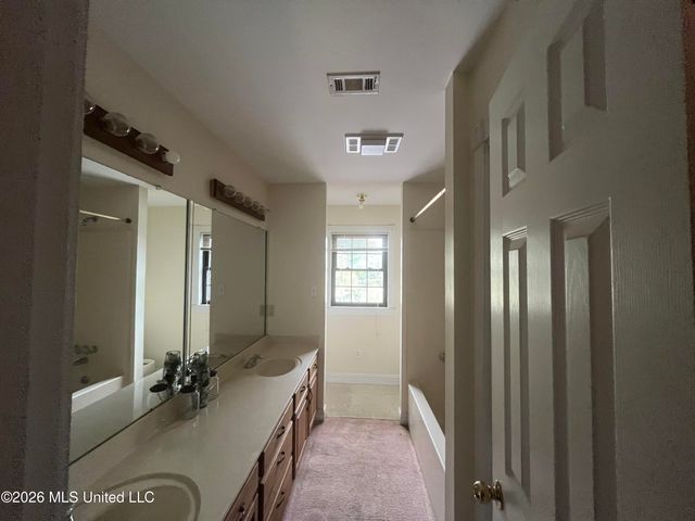 2433 Champion, Gulfport, MS 39507