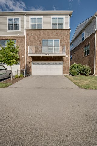 2939 SHOWPLACE Drive, Naperville, IL 60564