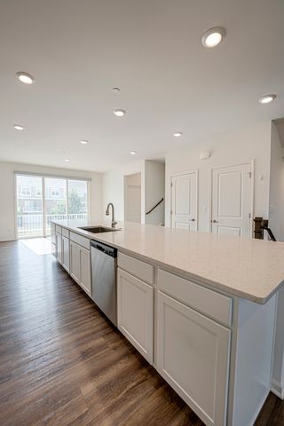 2939 SHOWPLACE Drive, Naperville, IL 60564