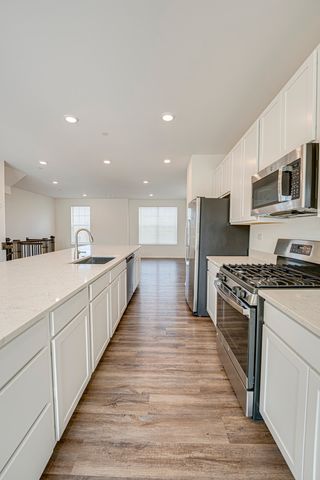 2939 SHOWPLACE Drive, Naperville, IL 60564