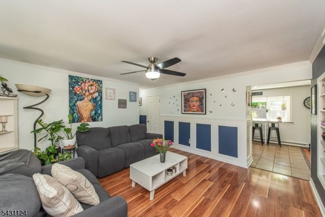 212 Durban Ave, Hopatcong Boro, NJ 07843