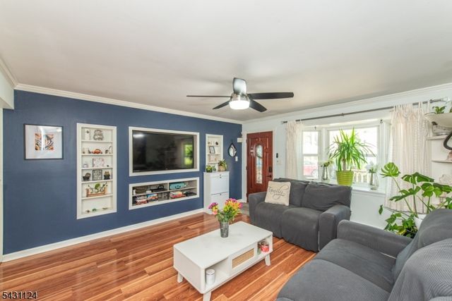 212 Durban Ave, Hopatcong Boro, NJ 07843