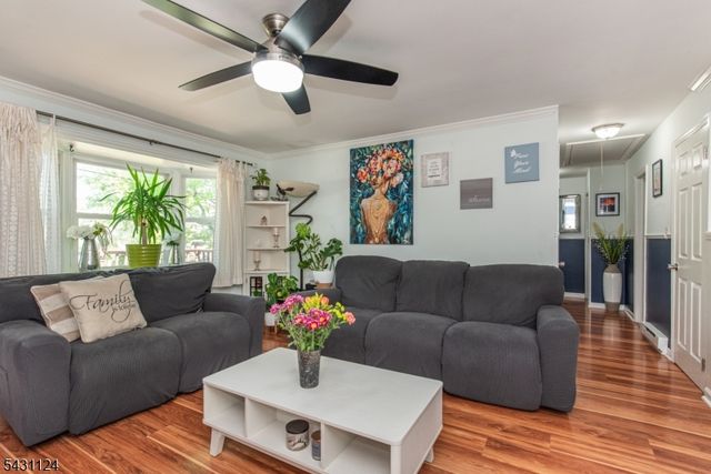 212 Durban Ave, Hopatcong Boro, NJ 07843