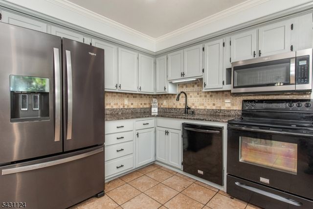 212 Durban Ave, Hopatcong Boro, NJ 07843