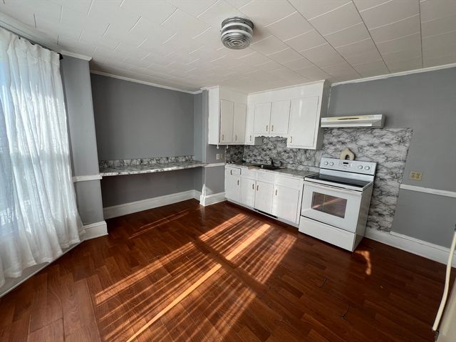 34 Chestnut Street 3, Wakefield, MA 01880