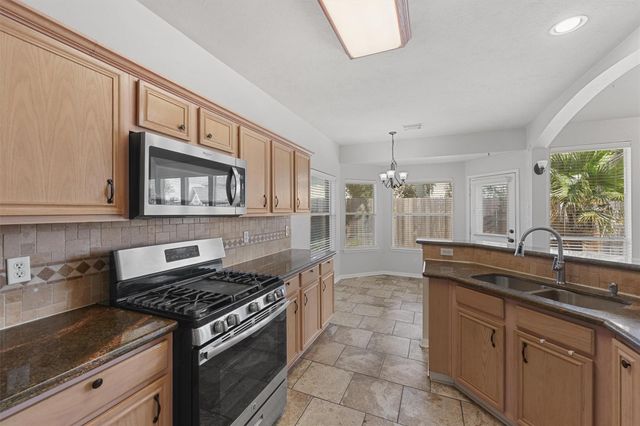 17206 Stonebridge Trail, Houston, TX 77095