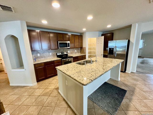 1450 Dancing Wolf, San Antonio, TX 78245