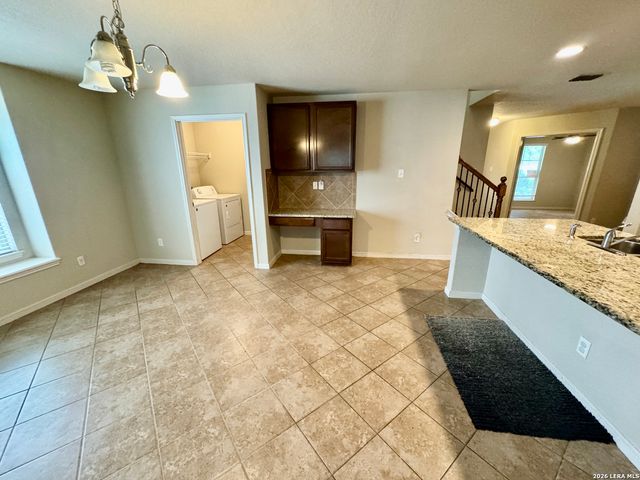 1450 Dancing Wolf, San Antonio, TX 78245