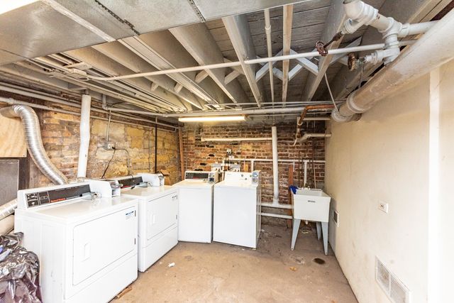 324 Lake Street 2R, Oak Park, IL 60302