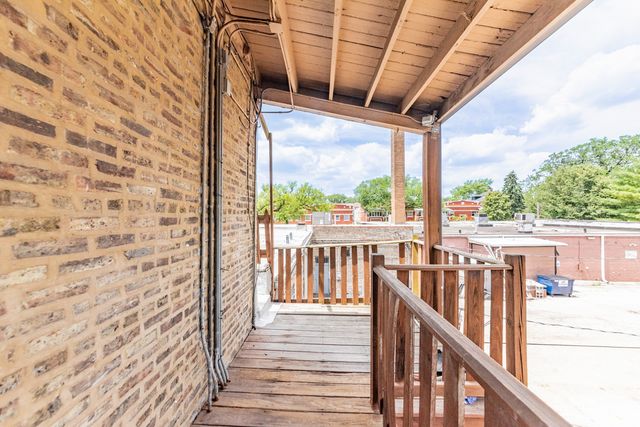 324 Lake Street 2R, Oak Park, IL 60302