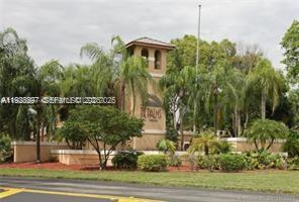 400 W Palm Cir W 305, Pembroke Pines, FL 33025