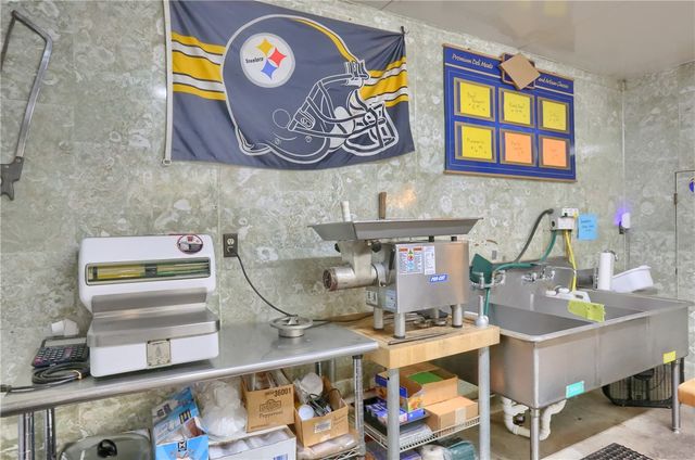 726 Arlington Ave, New Castle, PA 16101