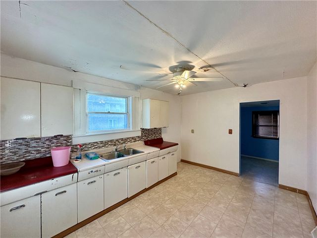 726 Arlington Ave, New Castle, PA 16101