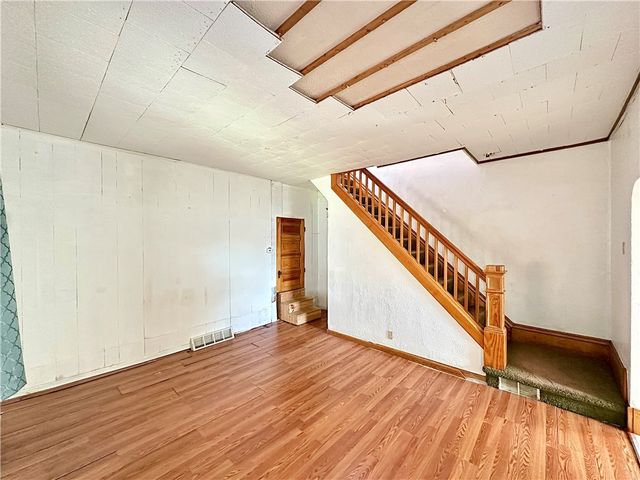 726 Arlington Ave, New Castle, PA 16101