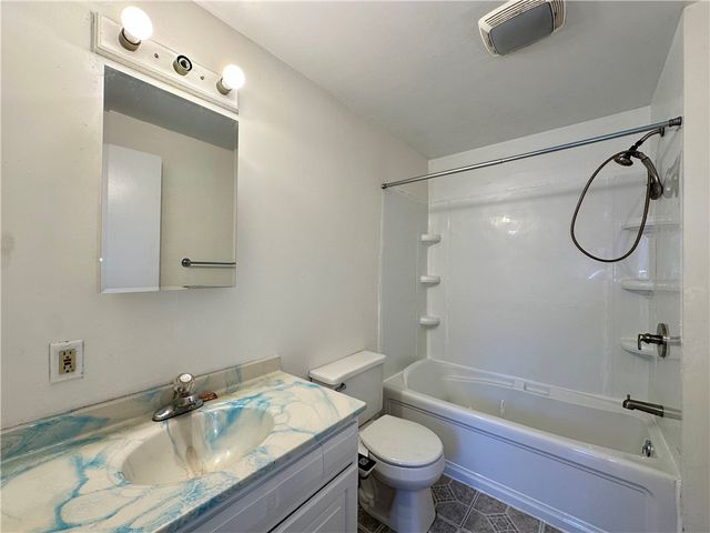 726 Arlington Ave, New Castle, PA 16101