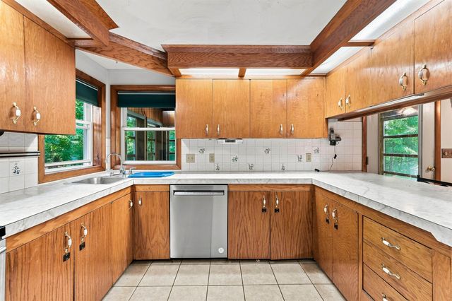 36 Governor Dinsmore Road, Windham, NH 03087