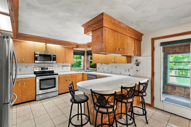 36 Governor Dinsmore Road, Windham, NH 03087