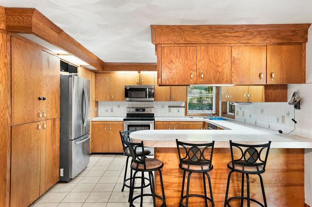 36 Governor Dinsmore Road, Windham, NH 03087