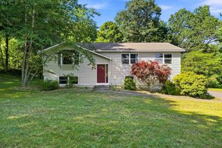 36 Governor Dinsmore Road, Windham, NH 03087