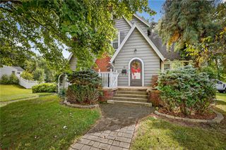 15 W Garfield Ave, New Castle, PA 16105