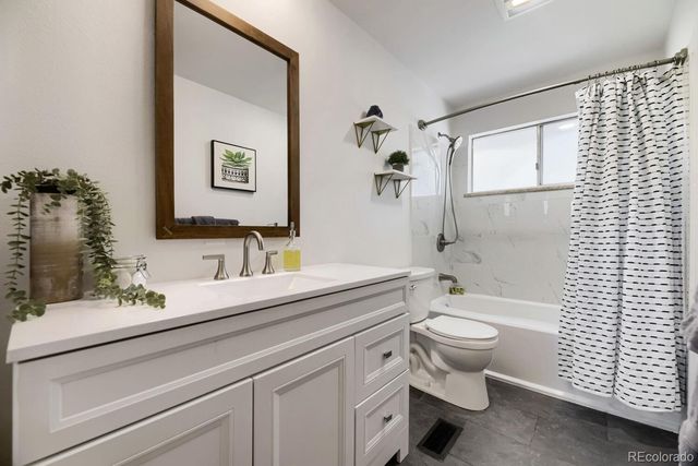 3326 S Verbena Court, Denver, CO 80231