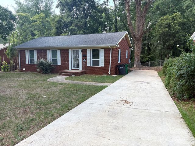 3900 Crestridge Drive, Charlotte, NC 28217