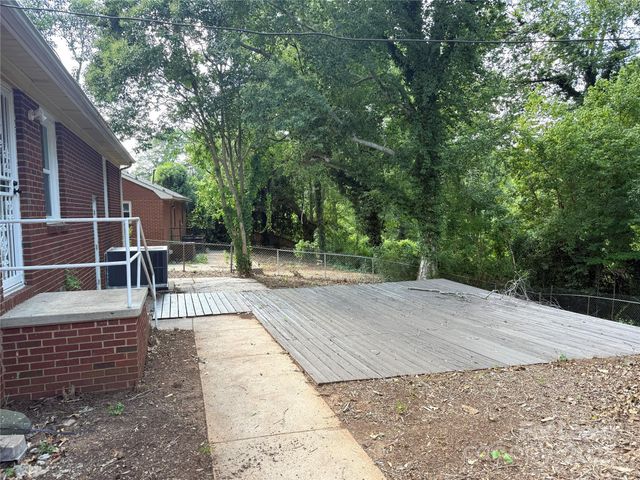 3900 Crestridge Drive, Charlotte, NC 28217