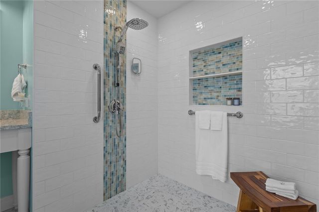 80 Preston Drive, Warwick, RI 02886