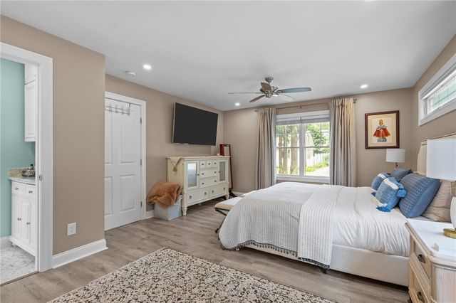 80 Preston Drive, Warwick, RI 02886
