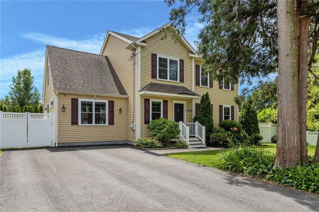 80 Preston Drive, Warwick, RI 02886