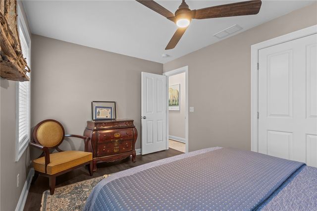 80 Preston Drive, Warwick, RI 02886