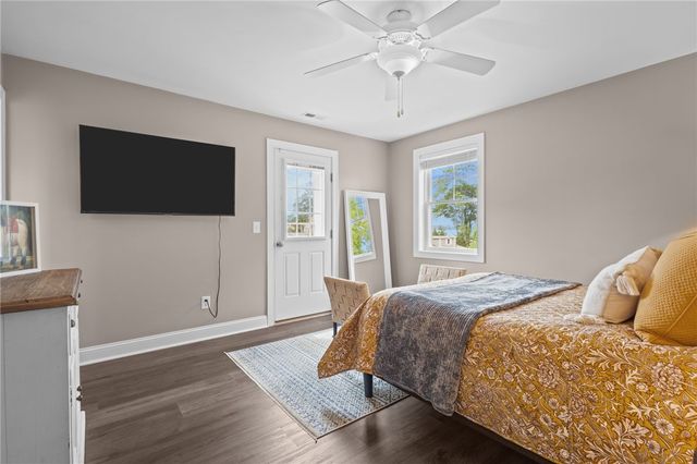 80 Preston Drive, Warwick, RI 02886