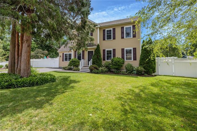 80 Preston Drive, Warwick, RI 02886