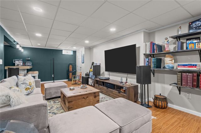 80 Preston Drive, Warwick, RI 02886